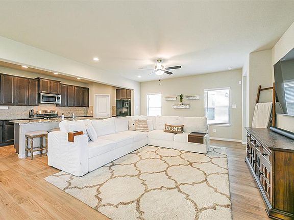 4th image of 9249 Sea Garden Street