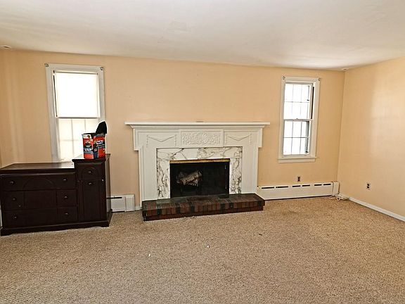 3rd image of 373 Winthrop St #1