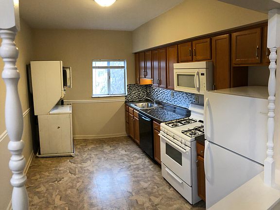 2nd image of 306 Boggs Ave #2