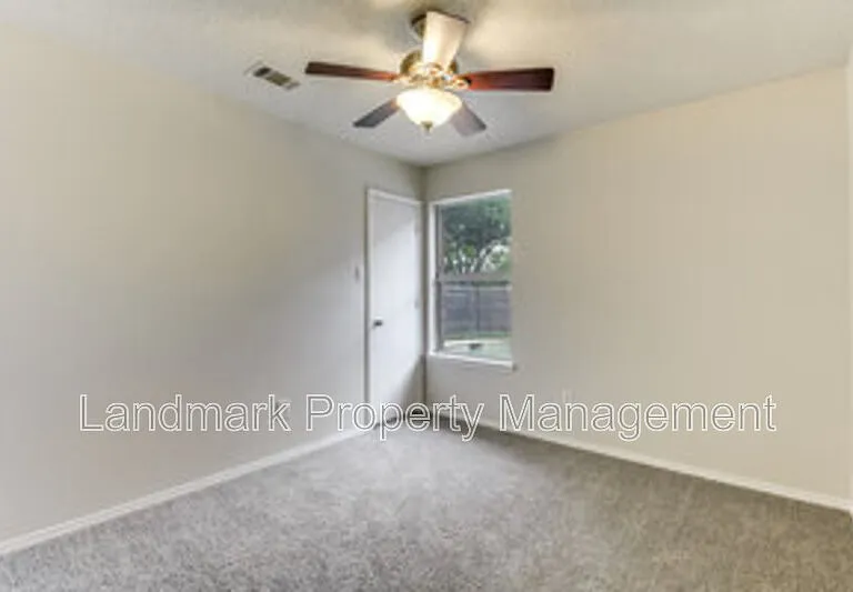 625 Hollyberry Dr — Photo 17