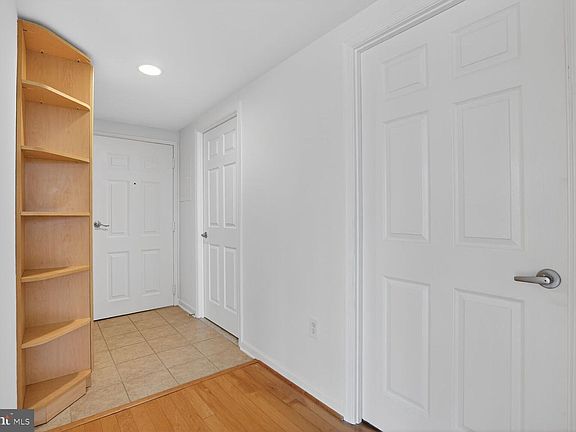 5th image of 2726 Gallows Rd APT 619