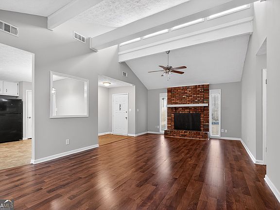 4th image of 1004 Fairview Rd