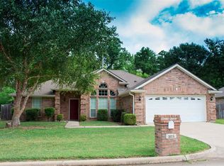 105 Woodbrook Ct, Longview, TX 75604