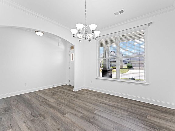 4th image of 44 Tannery Dr