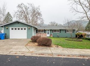 423 Nugget Dr, Rogue River, OR 97537