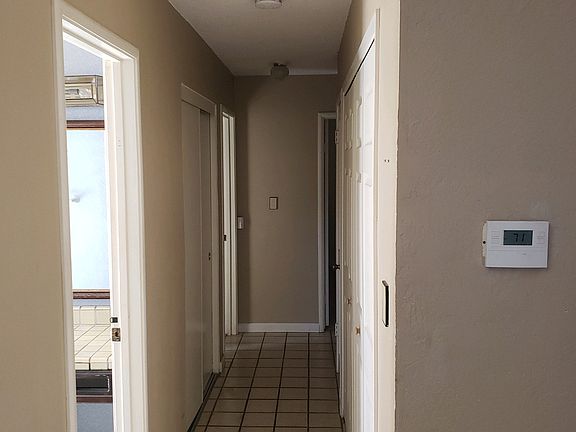 3rd image of 1524 Oak Tree Dr