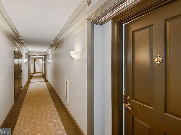 3rd image of 601 Pennsylvania Ave NW APT 1008N