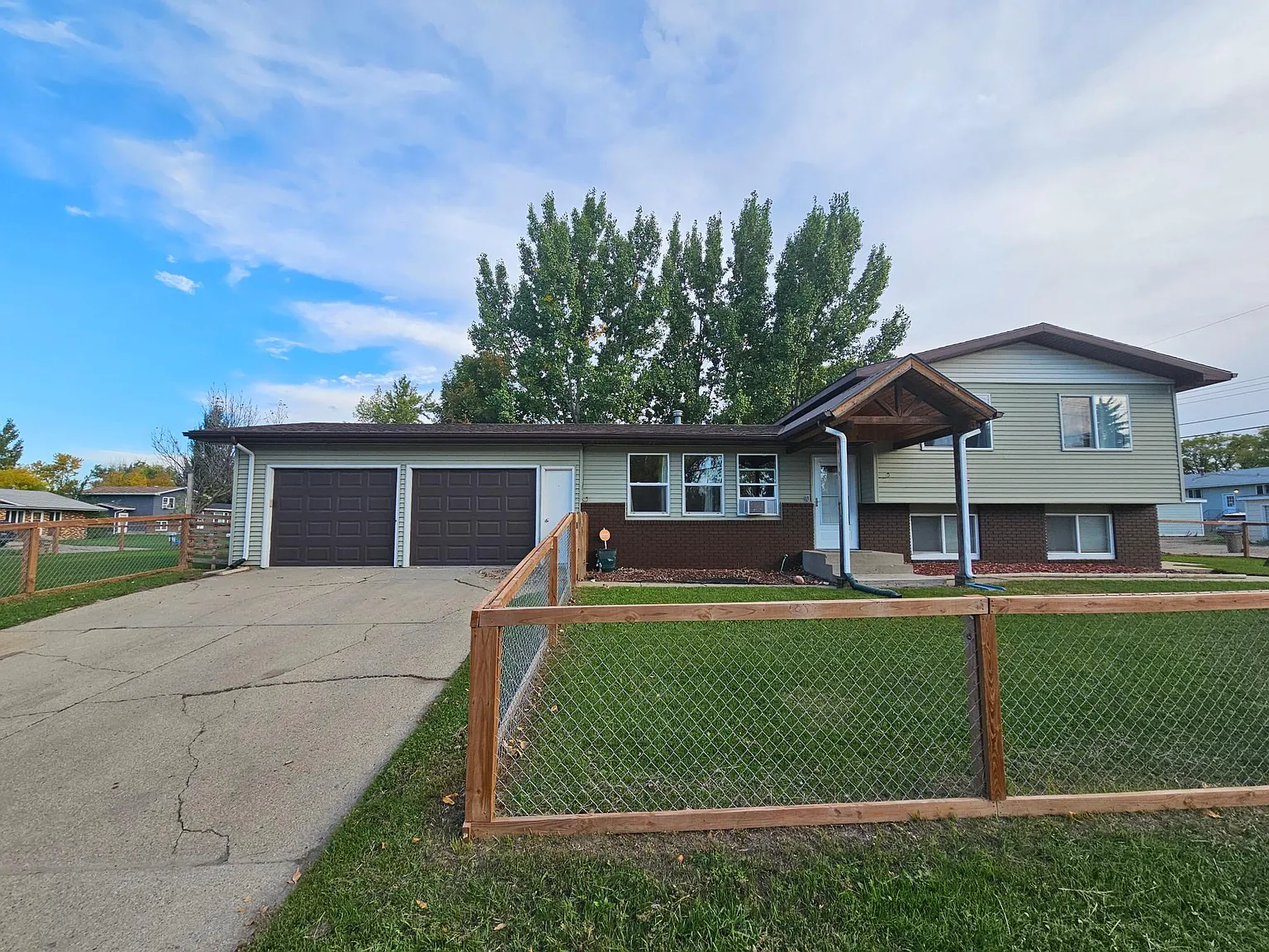 4 bed, 2192 sqft, $1,725 — Photo 1