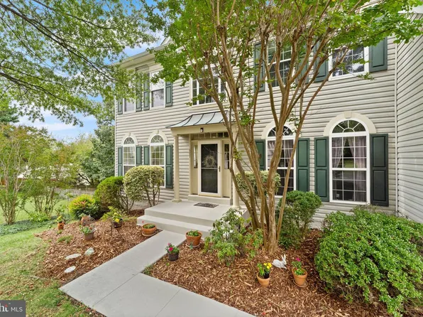 607 Talmadge Ct SE, Leesburg, VA 20175