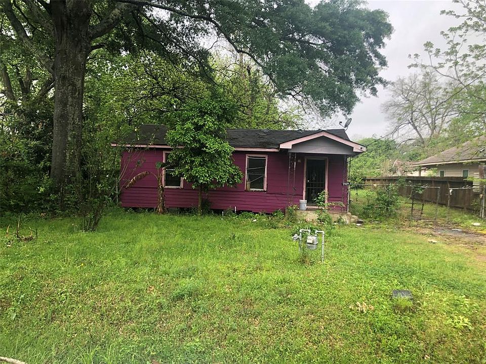 2nd image of 7929 Sandra St
