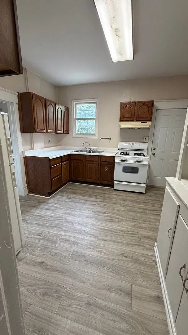 312 S Coler Ave. — Photo 2
