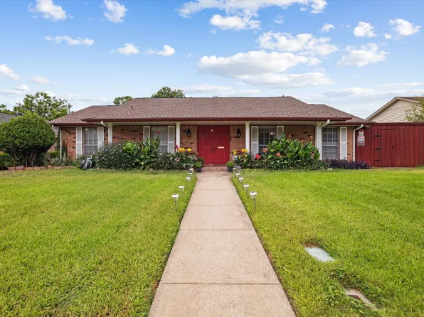 706 W Ridge Dr, Duncanville, TX 75116