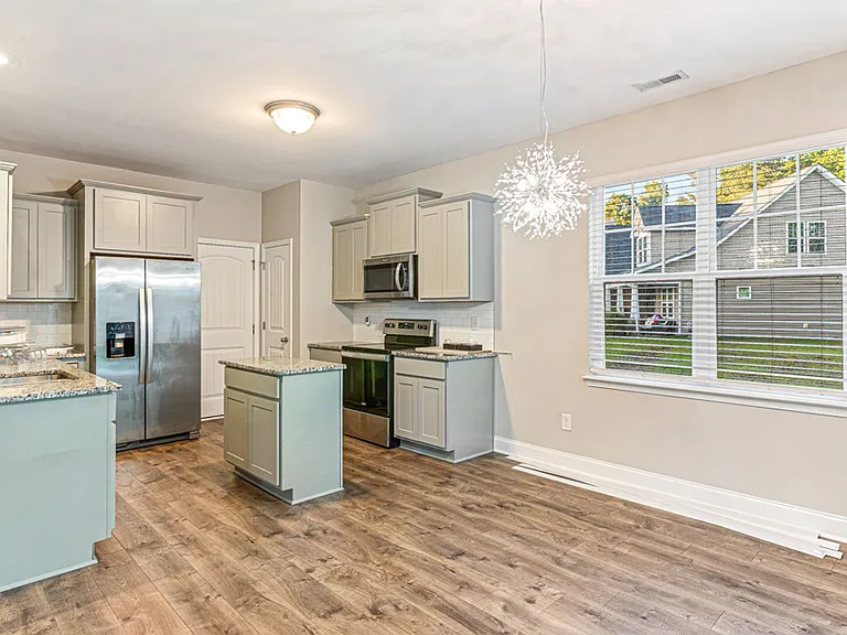 2240 Mannington Dr — Photo 17