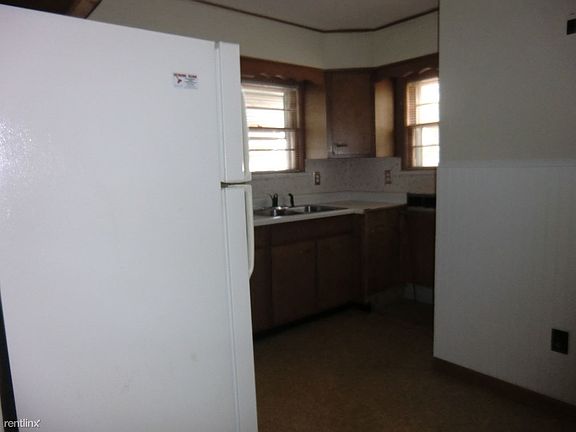 Keebler 1712 N Kitchen (2)