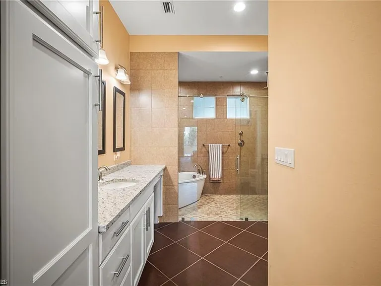 21460 Strada Nuova Cir — Photo 12