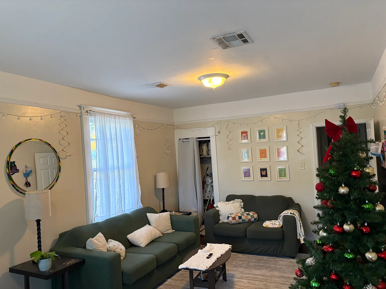 4 bed, 1600 sqft, $2,600 — Photo 2