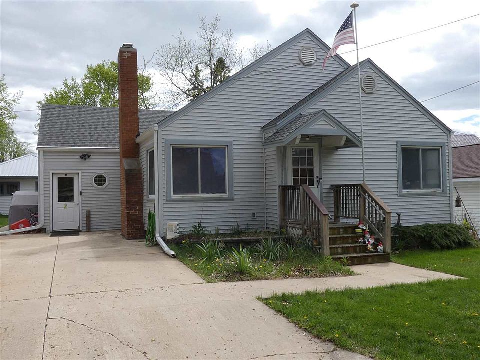 1st image of 161 E 4th St