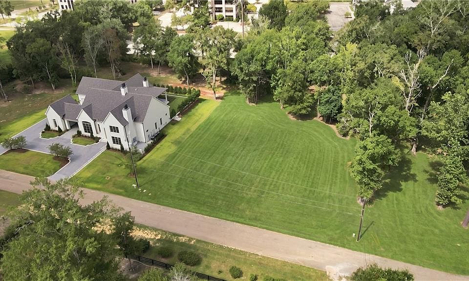 1st image of Tolawa Ln