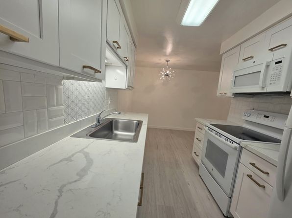 11010 NE 68th St APT 604
