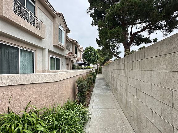 5th image of 1040 N Turner Ave