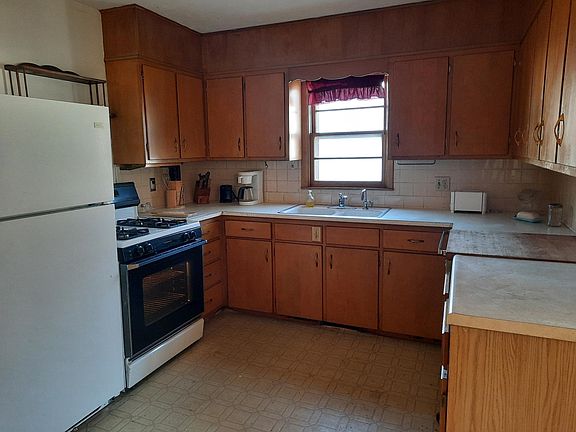 3rd image of 2724 S 14th St #1