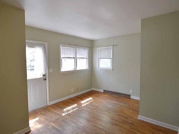 4th image of 541 Avenue E