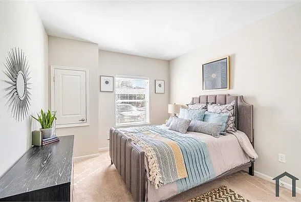 2 bed, 962 sqft, $900 — Photo 3