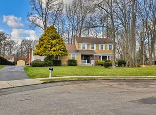 10 Omega Ct, Middletown, NJ 07748