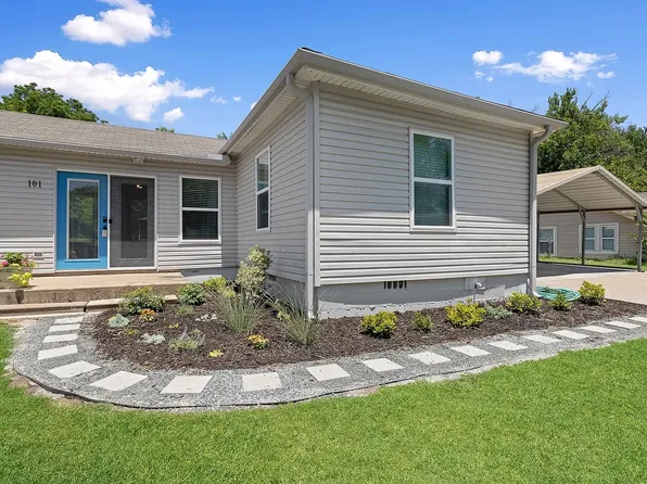 101 W Magnolia St, Coweta, OK 74429