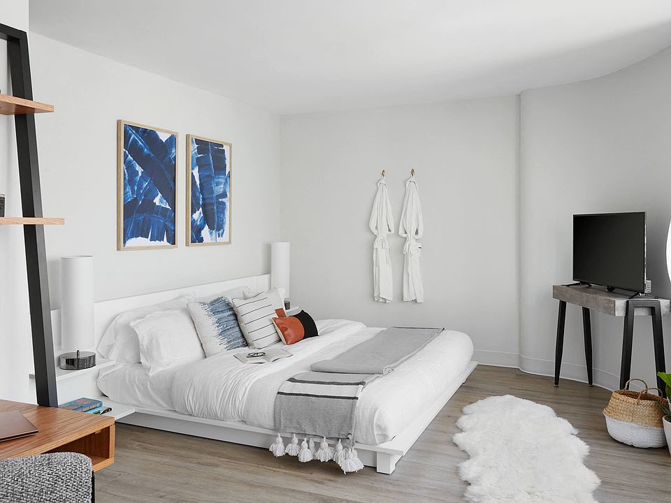 1st image of 800 S Wells St APT 945