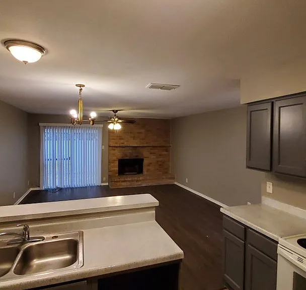 4704 Oakfield Way — Photo 10