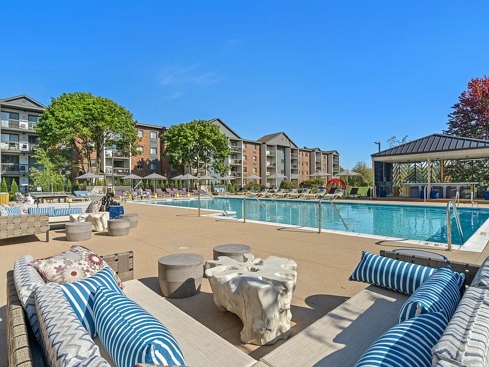 Residences at Lakeside