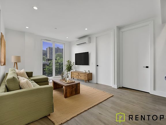 2nd image of 2175 Bergen St #6I