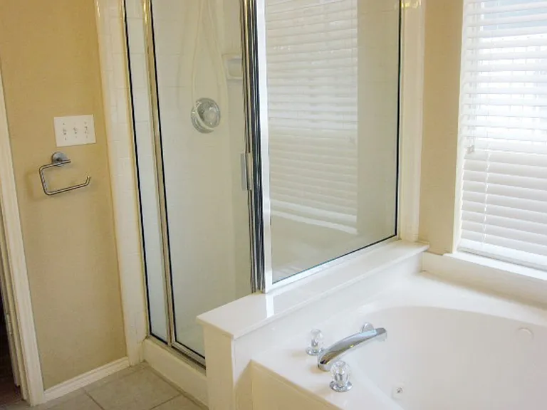 2029 Oak Manor Dr — Photo 6
