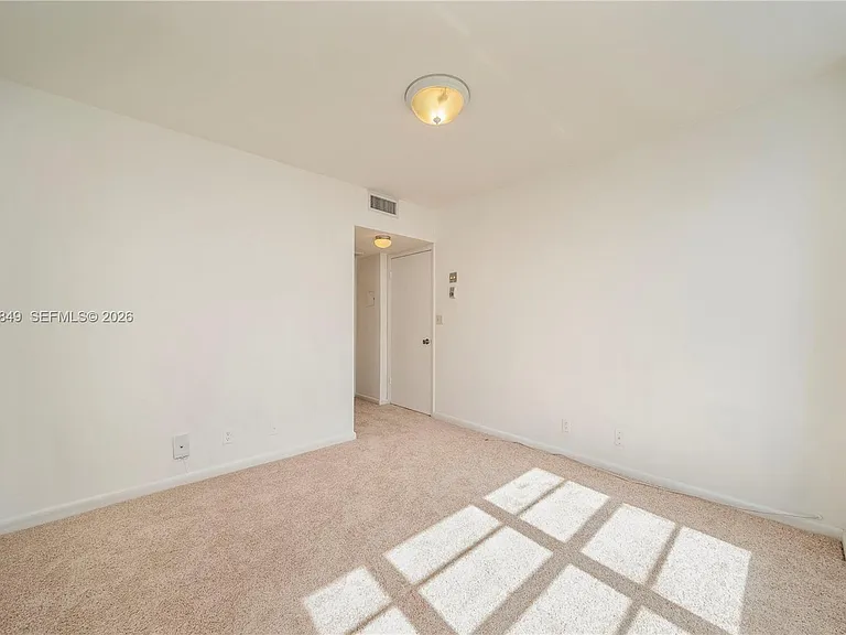 5700 Collins Ave #8A — Photo 22