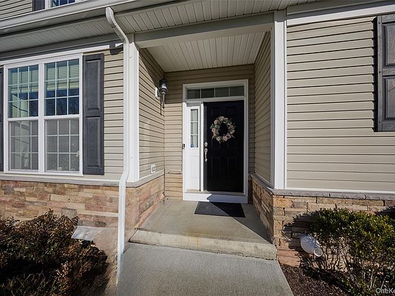 3rd image of 40 Evan Court
