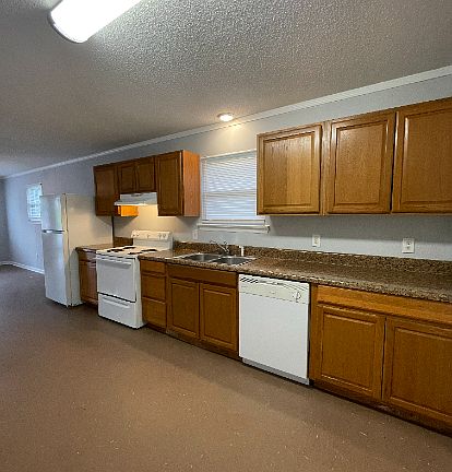 4th image of 134 S Cedar Ln Building 2