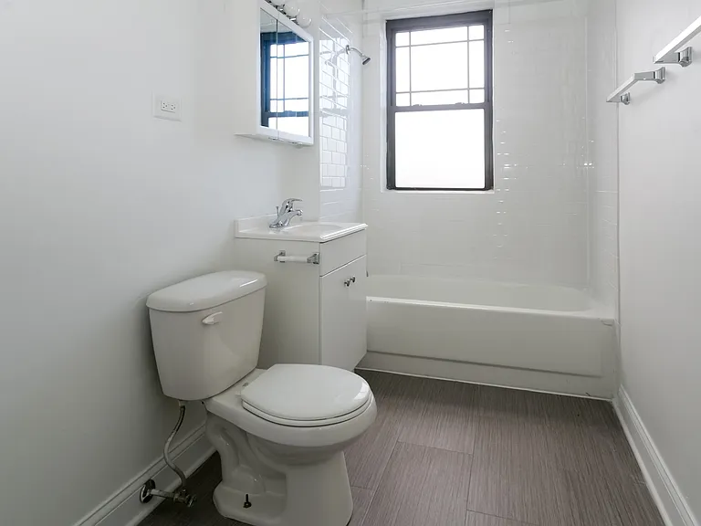5452 S. Ellis Avenue — Photo 4