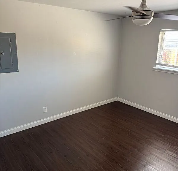 2929 E University St #4 — Photo 10