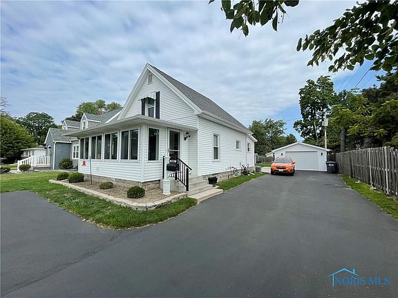 4th image of 5322 W Bancroft St