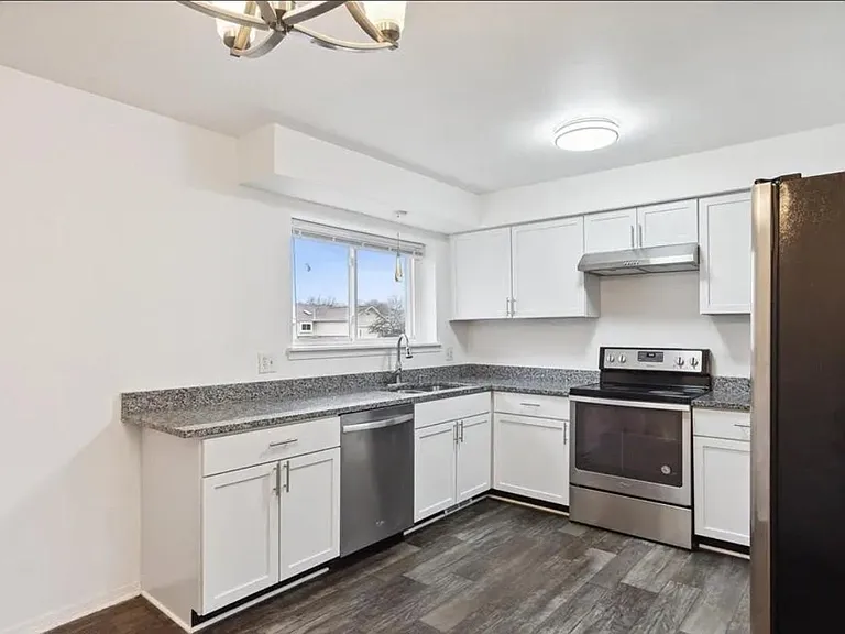 1715 Fern Ct — Photo 6