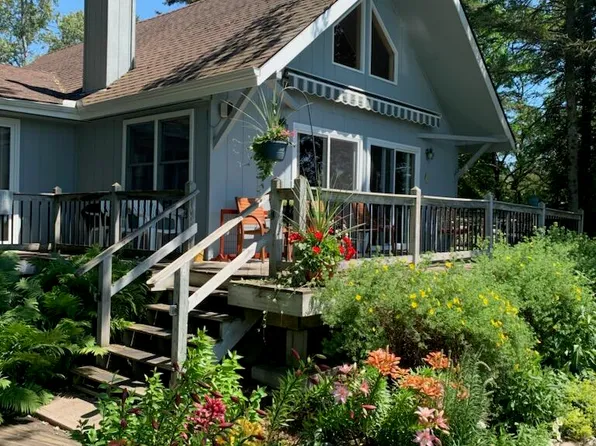 983 W Shaffmaster Ave, Cedarville, MI 49719