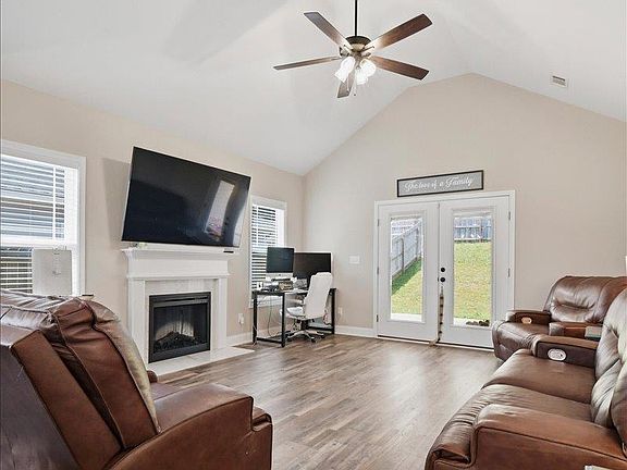 5th image of 103 Hawks Ridge Trce