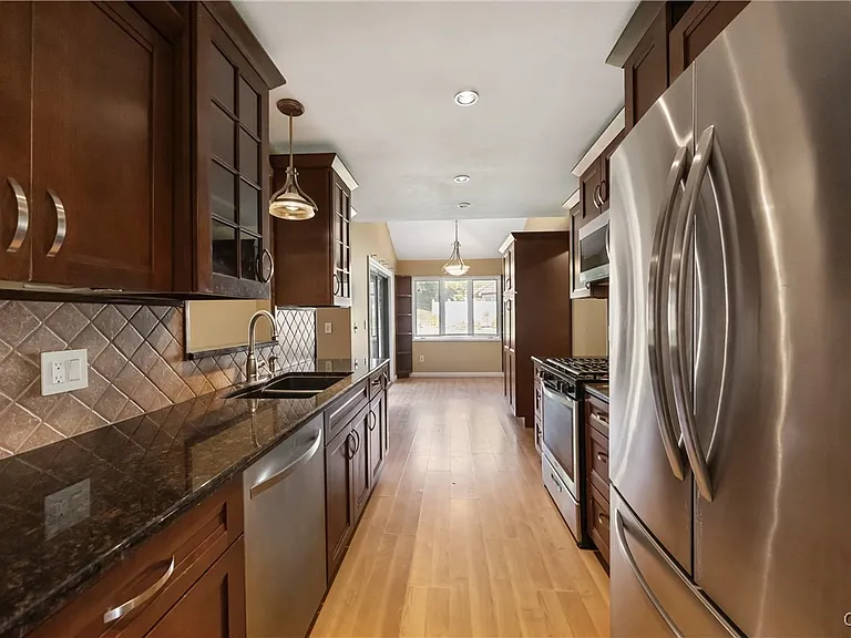 17 Jarvis Dr — Photo 4