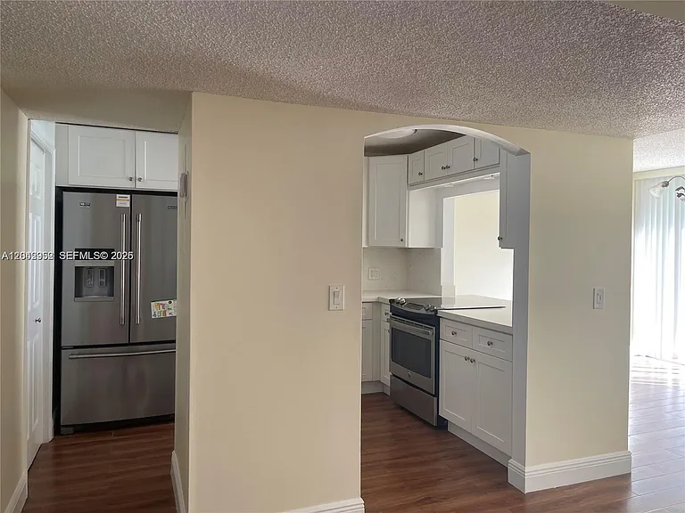 9401 Evergreen Pl #103 — Photo 7