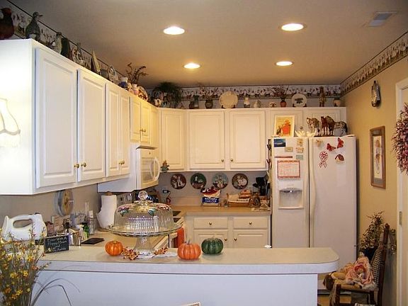4th image of 31 Meadowbrook Dr
