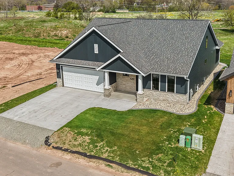 392 Farmhouse Ln — Photo 32