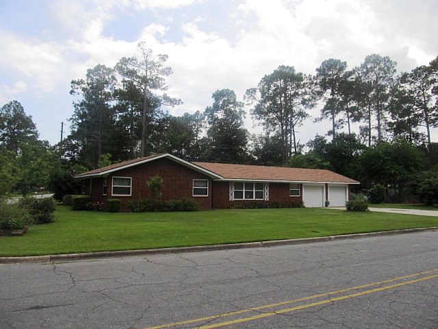 2nd image of 308 Camellia Dr