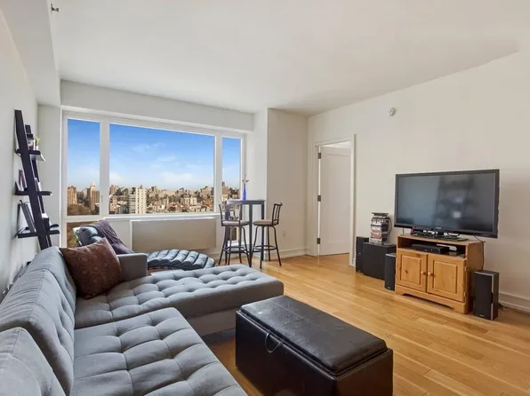 1280 Fifth Avenue image 3 of 17