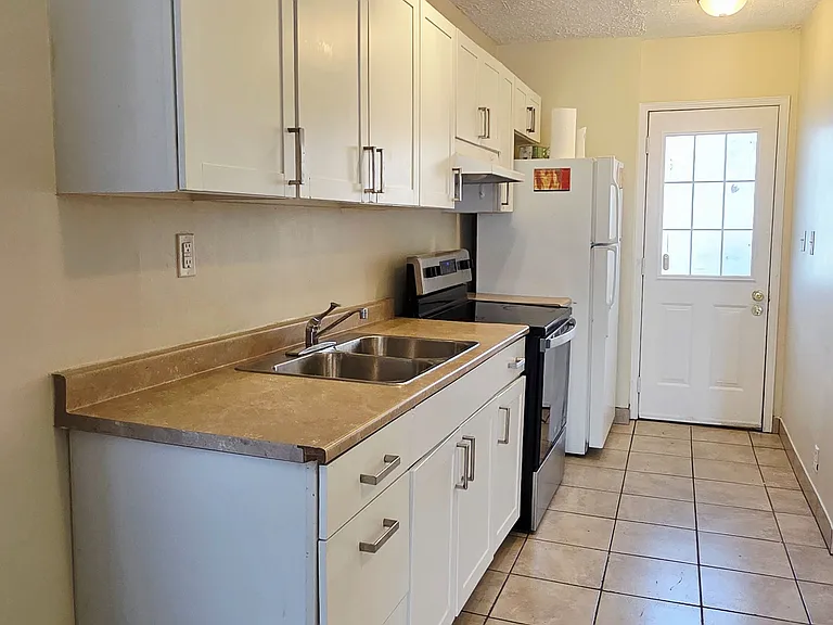 200 W Hellems Ave — Photo 9